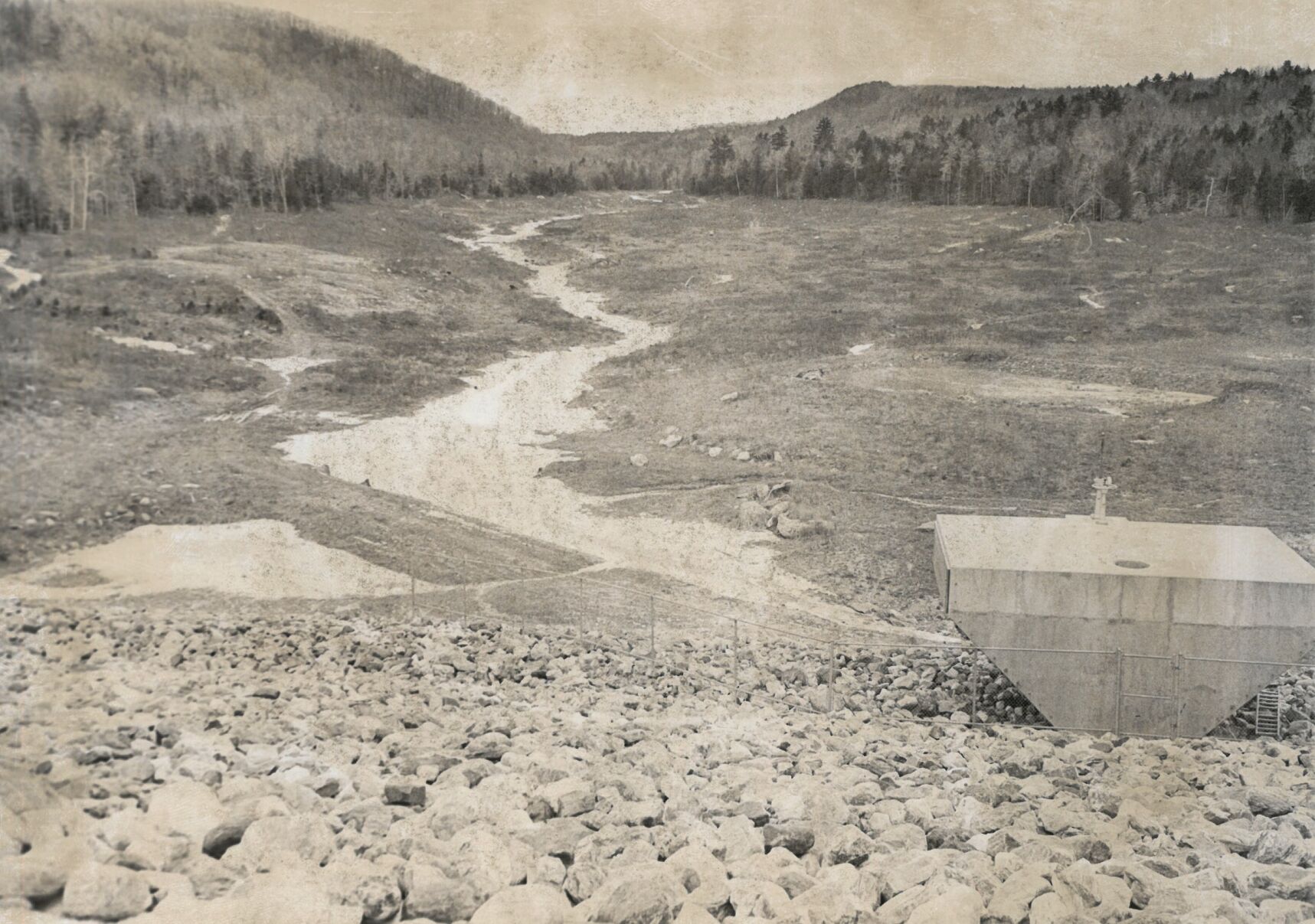Clam River Dam